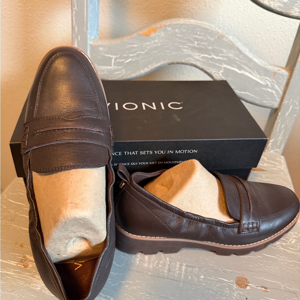 Vionic Women’s Brown Leather Penny Loafers